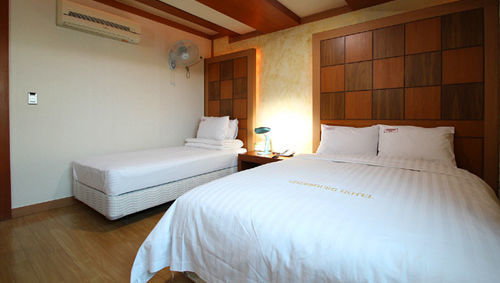 Cherbourg Hotel Cheonan Extérieur photo
