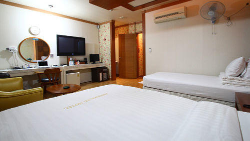 Cherbourg Hotel Cheonan Extérieur photo